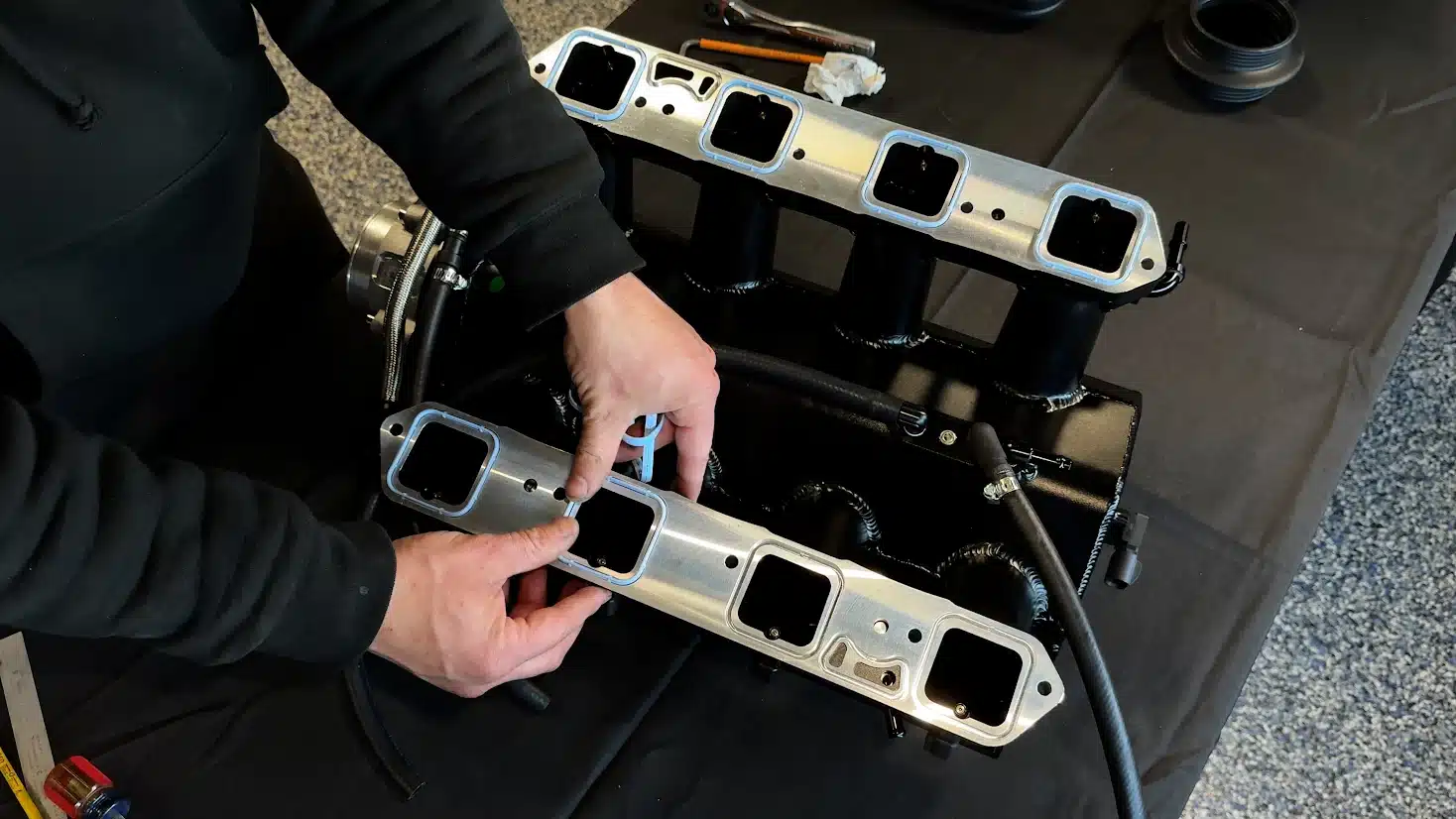 putting new intake manifold gaskets on blue print intake manifold